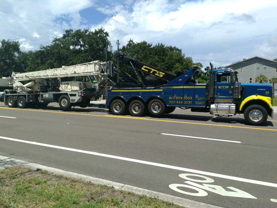 CTS heavy wrecker recovering a mobile crane