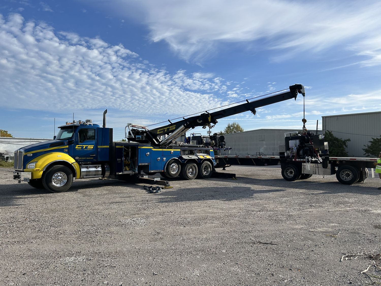 CTS rotator recovering an equipment trailer